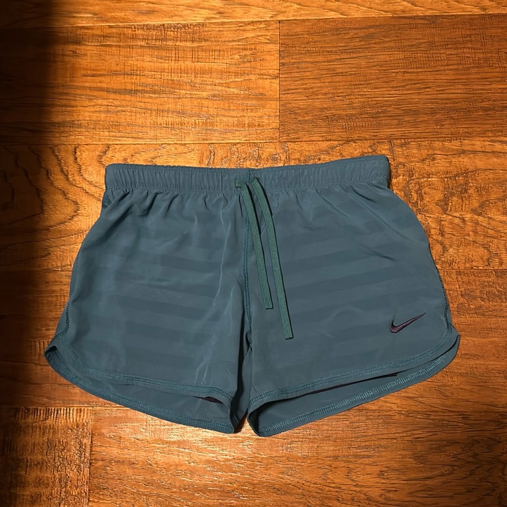 Nike dri fit small! EUC shorts!